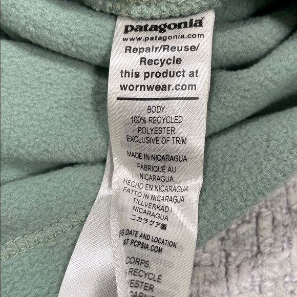 NWT’s Women’s Patagonia Micro D 1/2-Zip Fleece Pullover Elwood Green Size Medium - Picture 12 of 15
